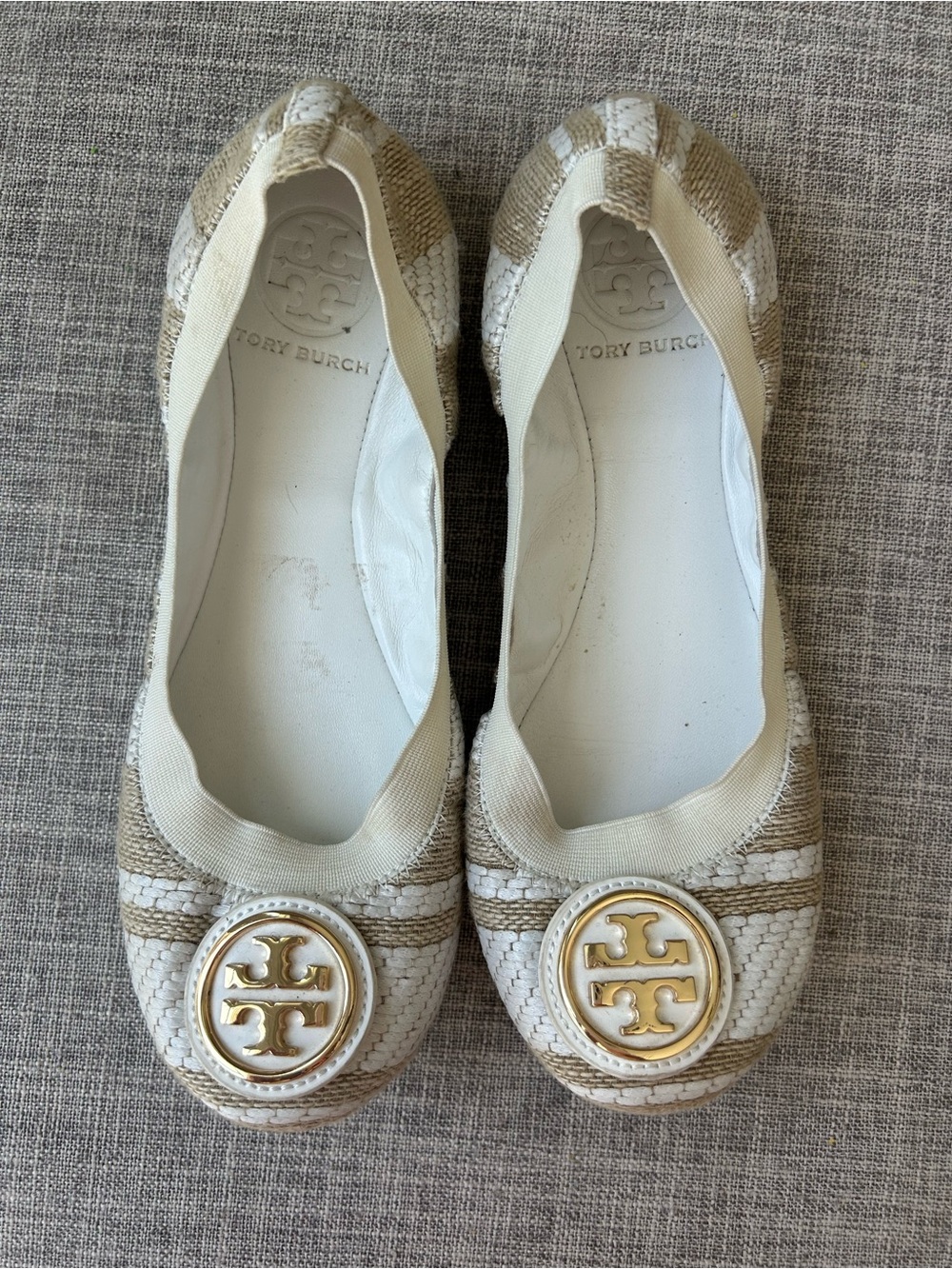 Tory Burch Cream and Beige Raffia Logo Round-Toe Ballet Flats